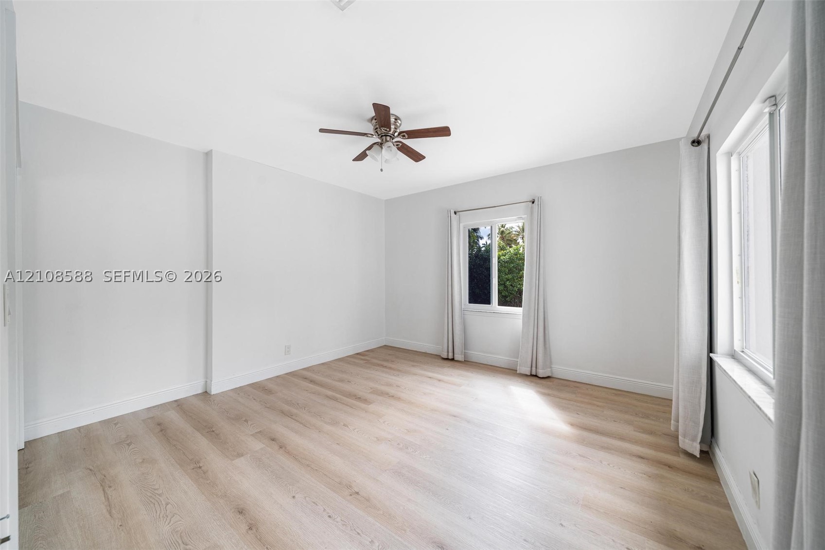 7730 Beachview Dr, North Bay Village FL 33141