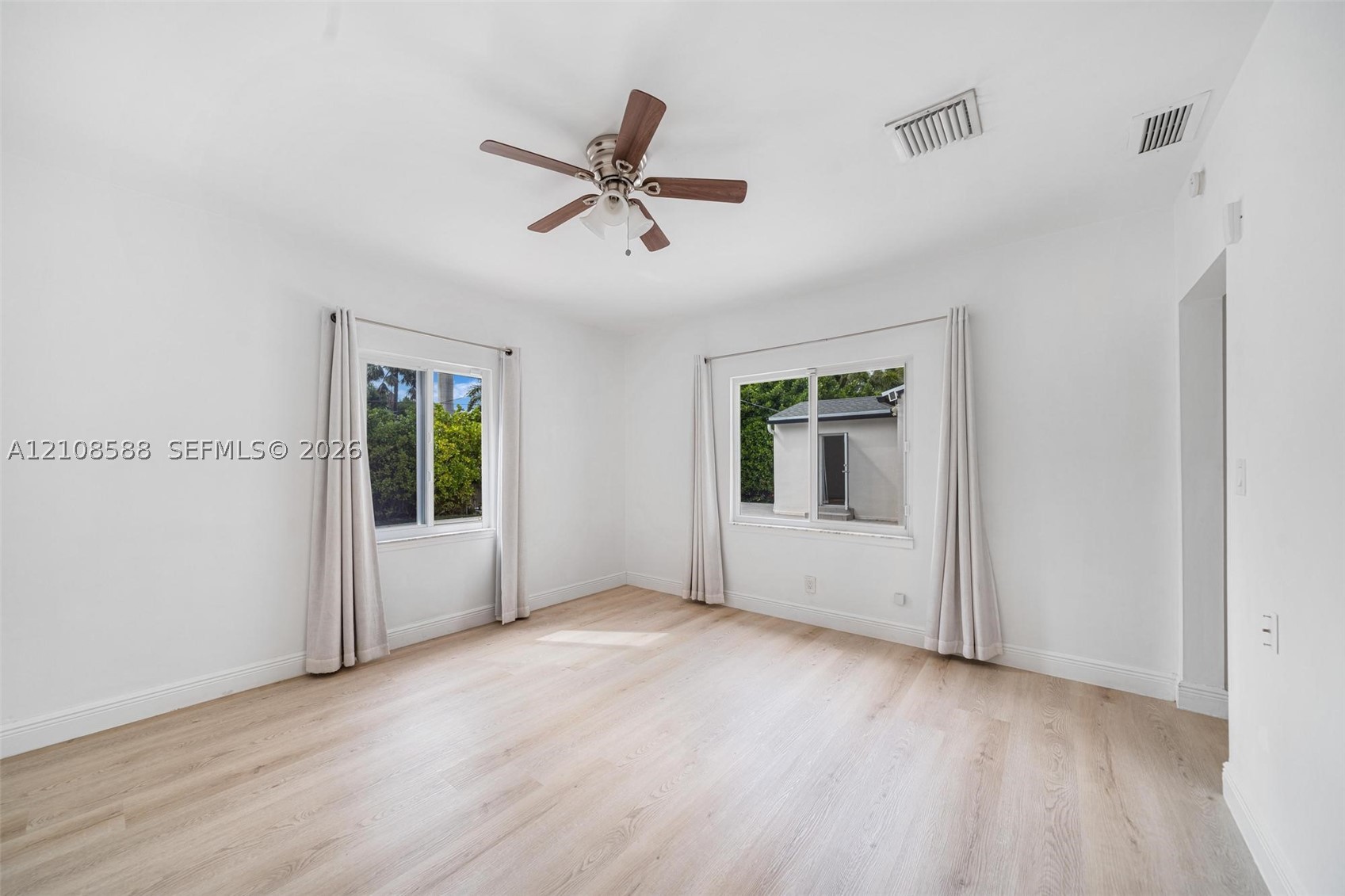 7730 Beachview Dr, North Bay Village FL 33141