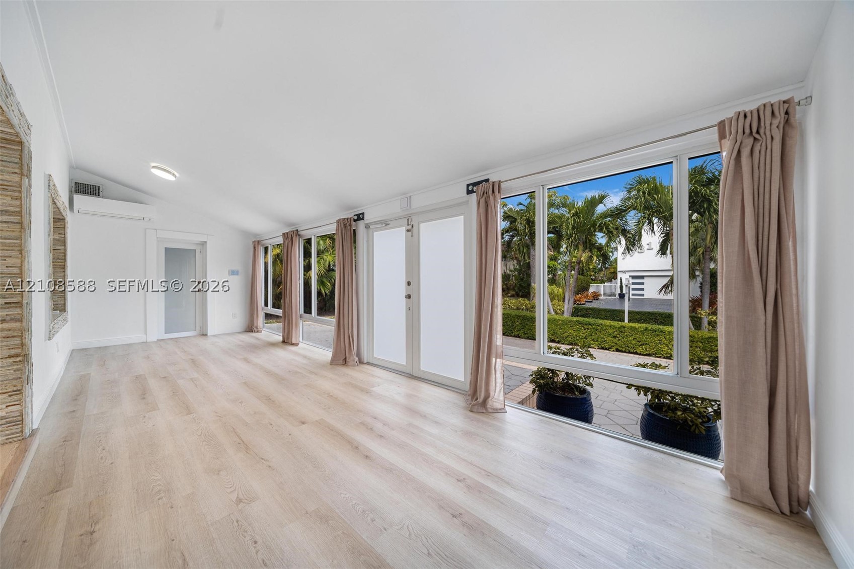 7730 Beachview Dr, North Bay Village FL 33141