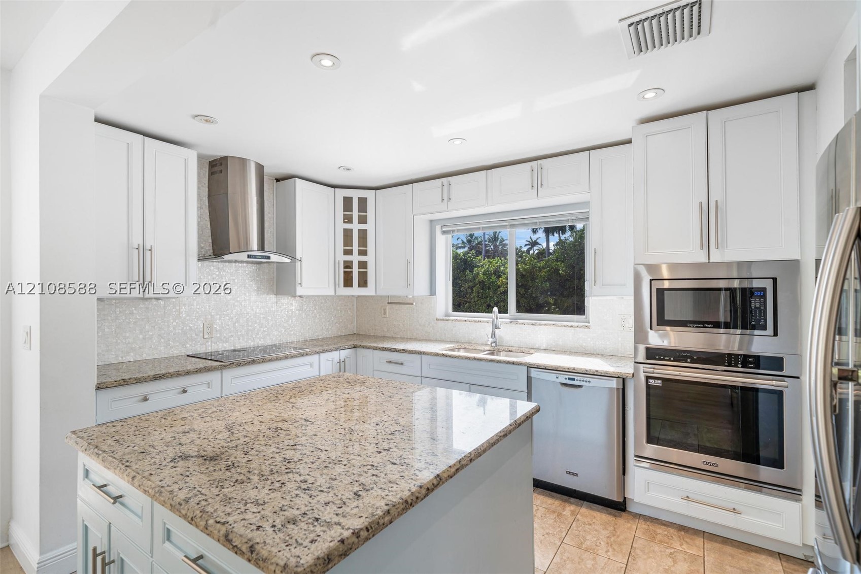 7730 Beachview Dr, North Bay Village FL 33141