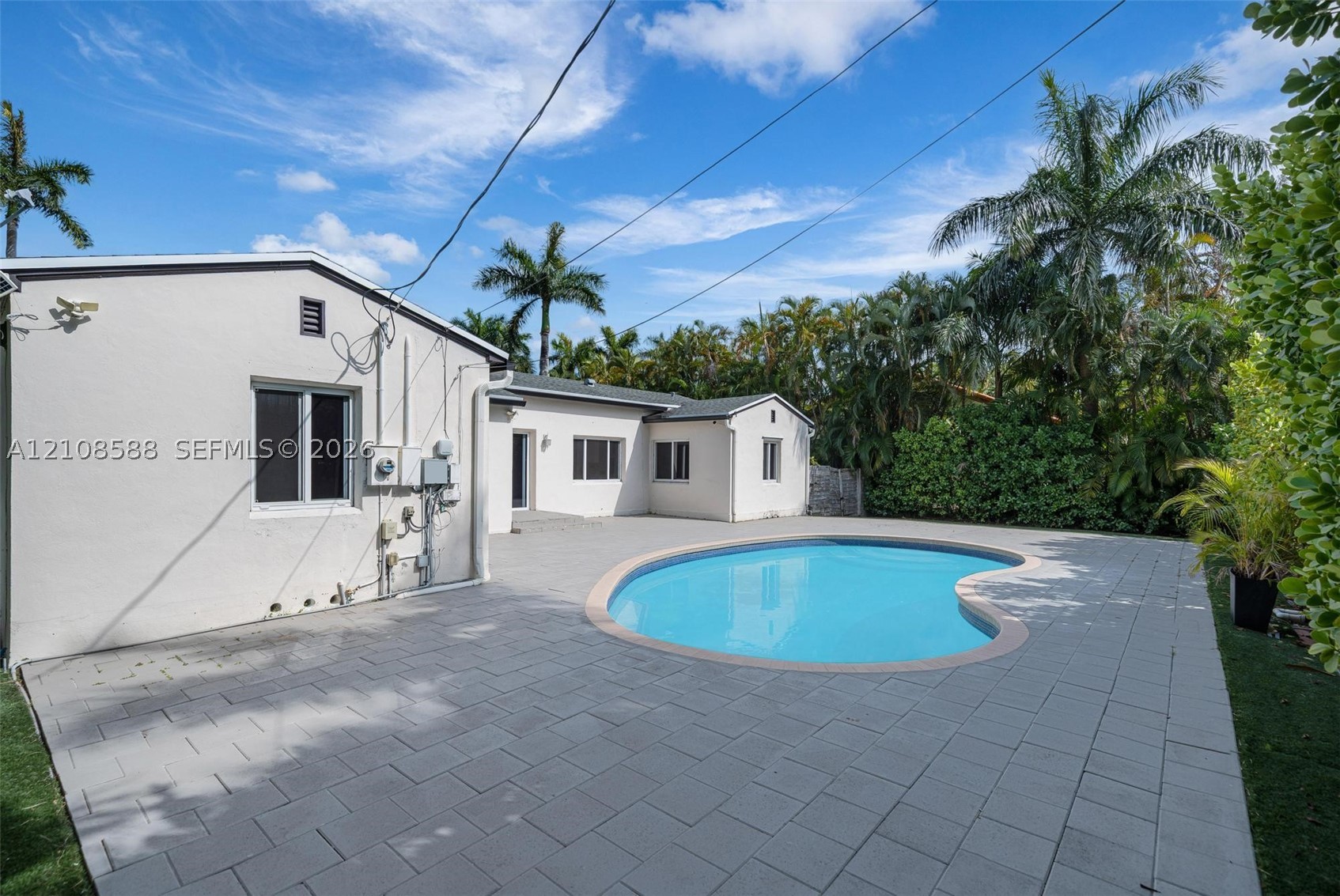 7730 Beachview Dr, North Bay Village FL 33141