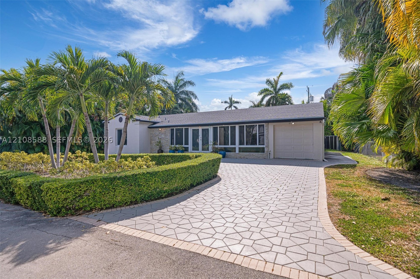 7730 Beachview Dr, North Bay Village FL 33141
