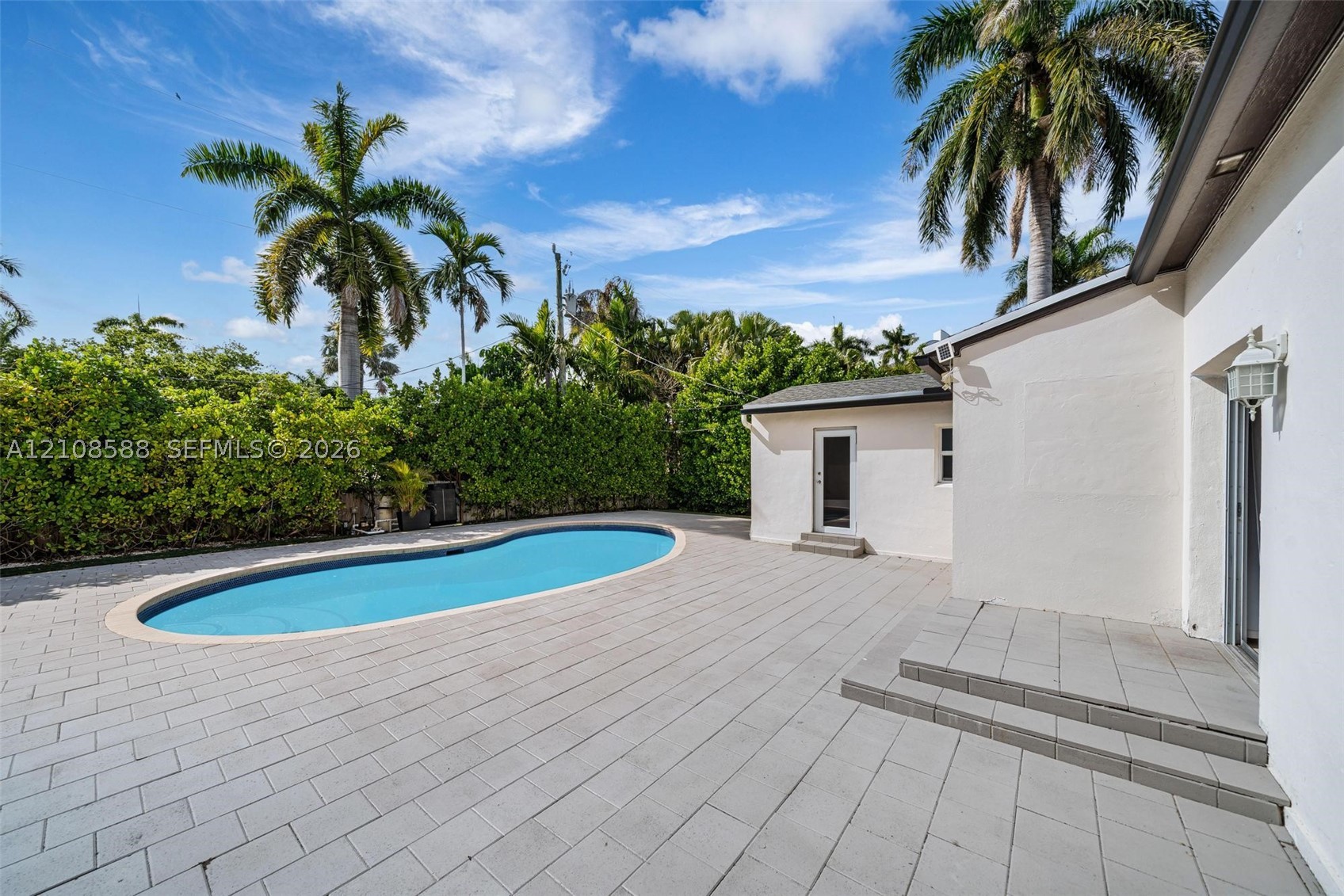 7730 Beachview Dr, North Bay Village FL 33141