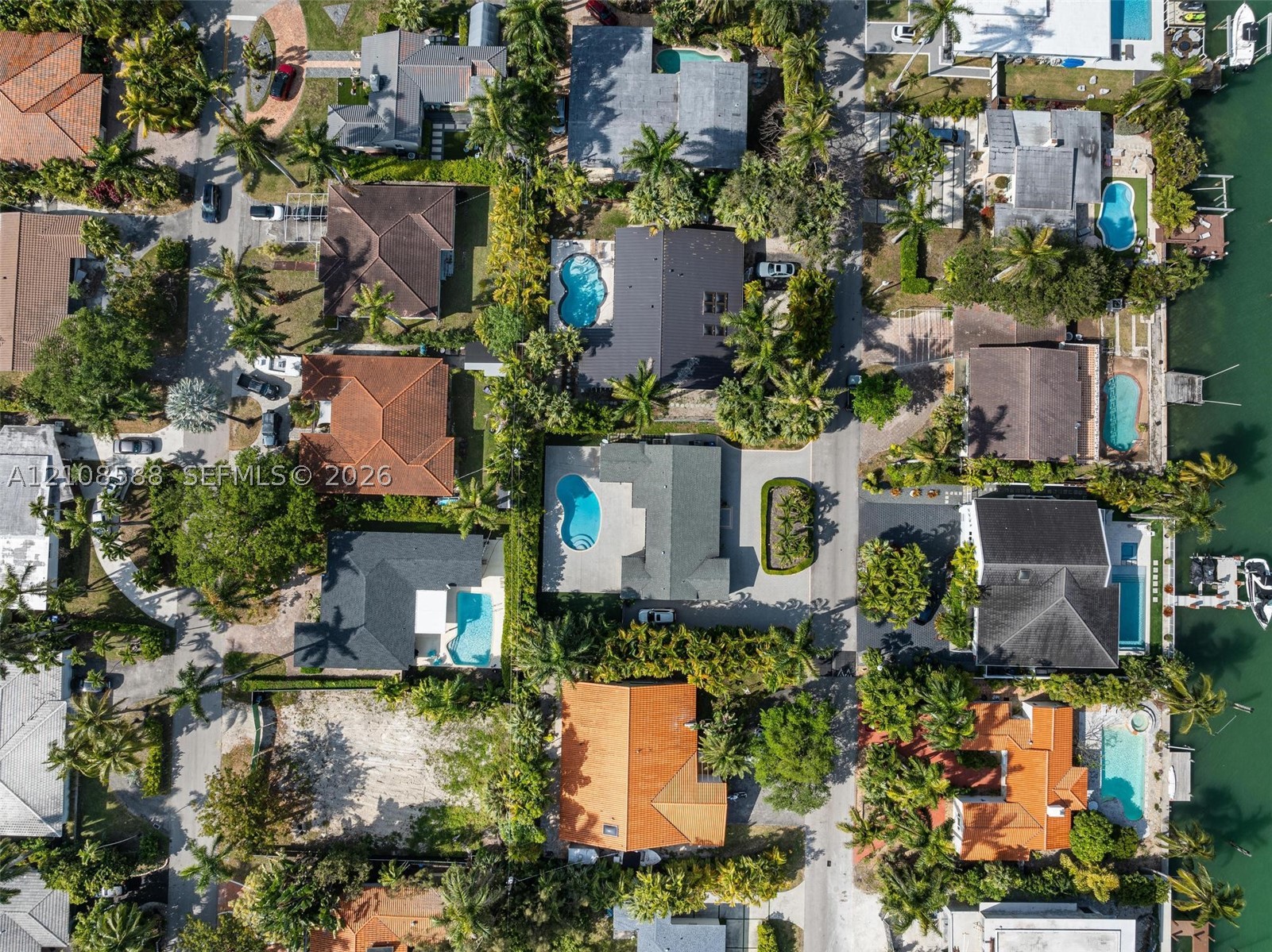 7730 Beachview Dr, North Bay Village FL 33141