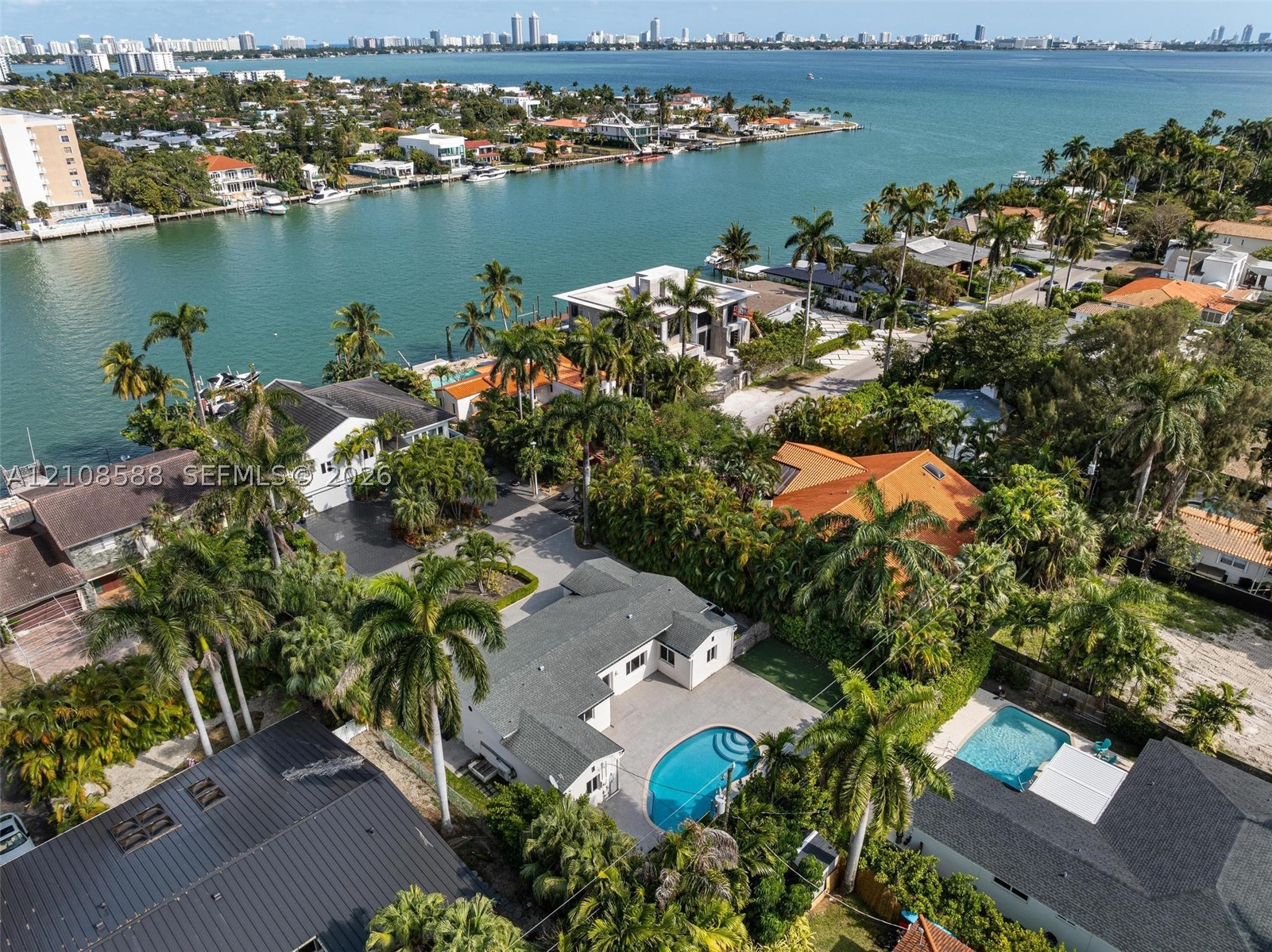 7730 Beachview Dr, North Bay Village FL 33141