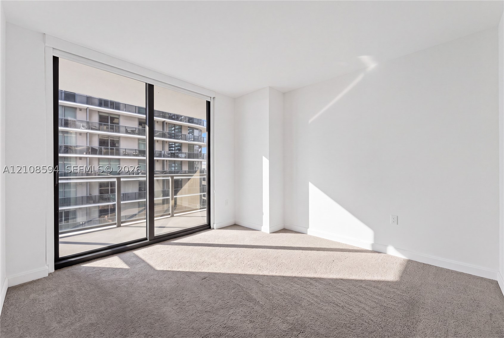 45 SW 9th St #2206, Miami FL 33130