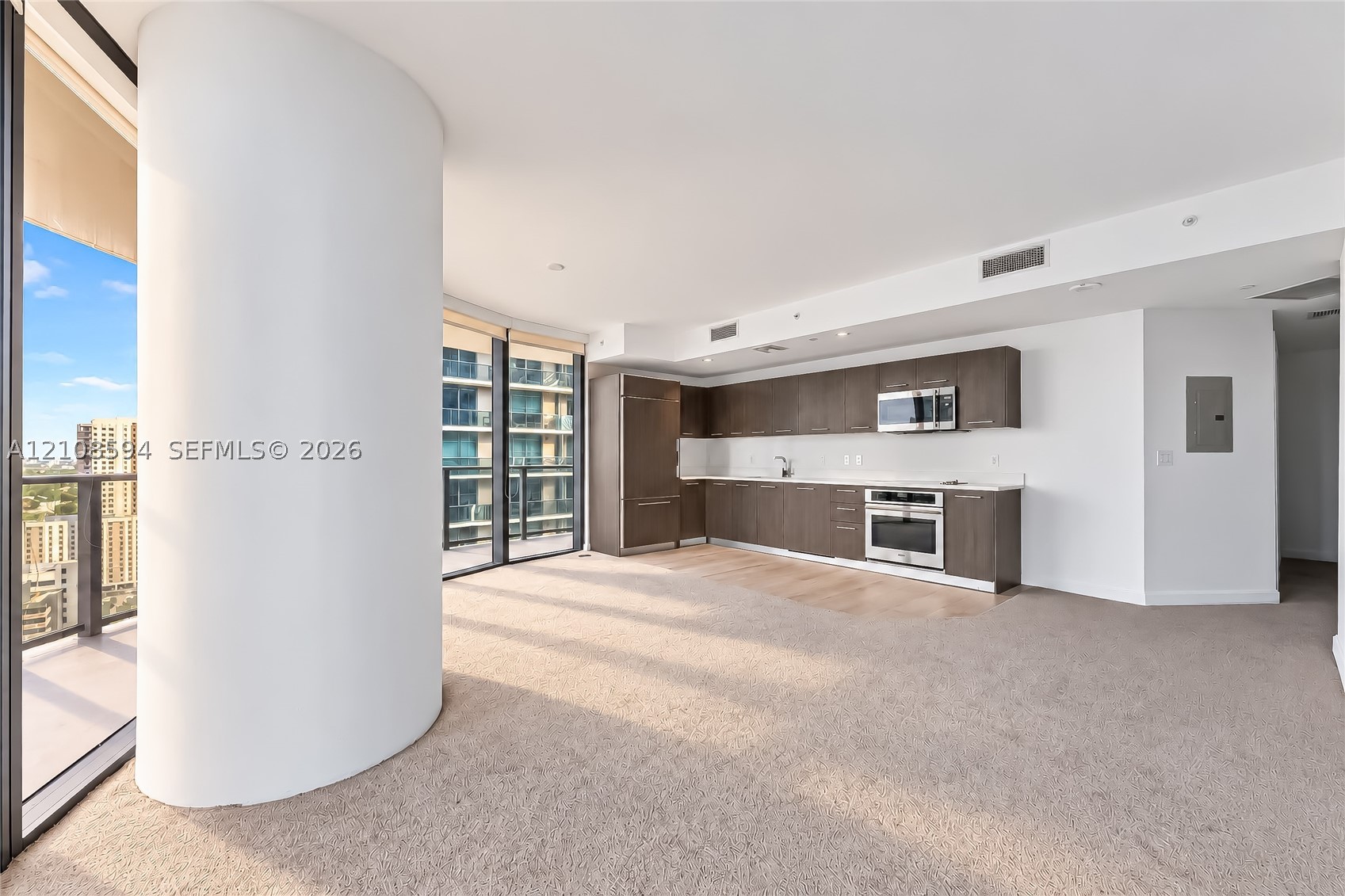 45 SW 9th St #2206, Miami FL 33130