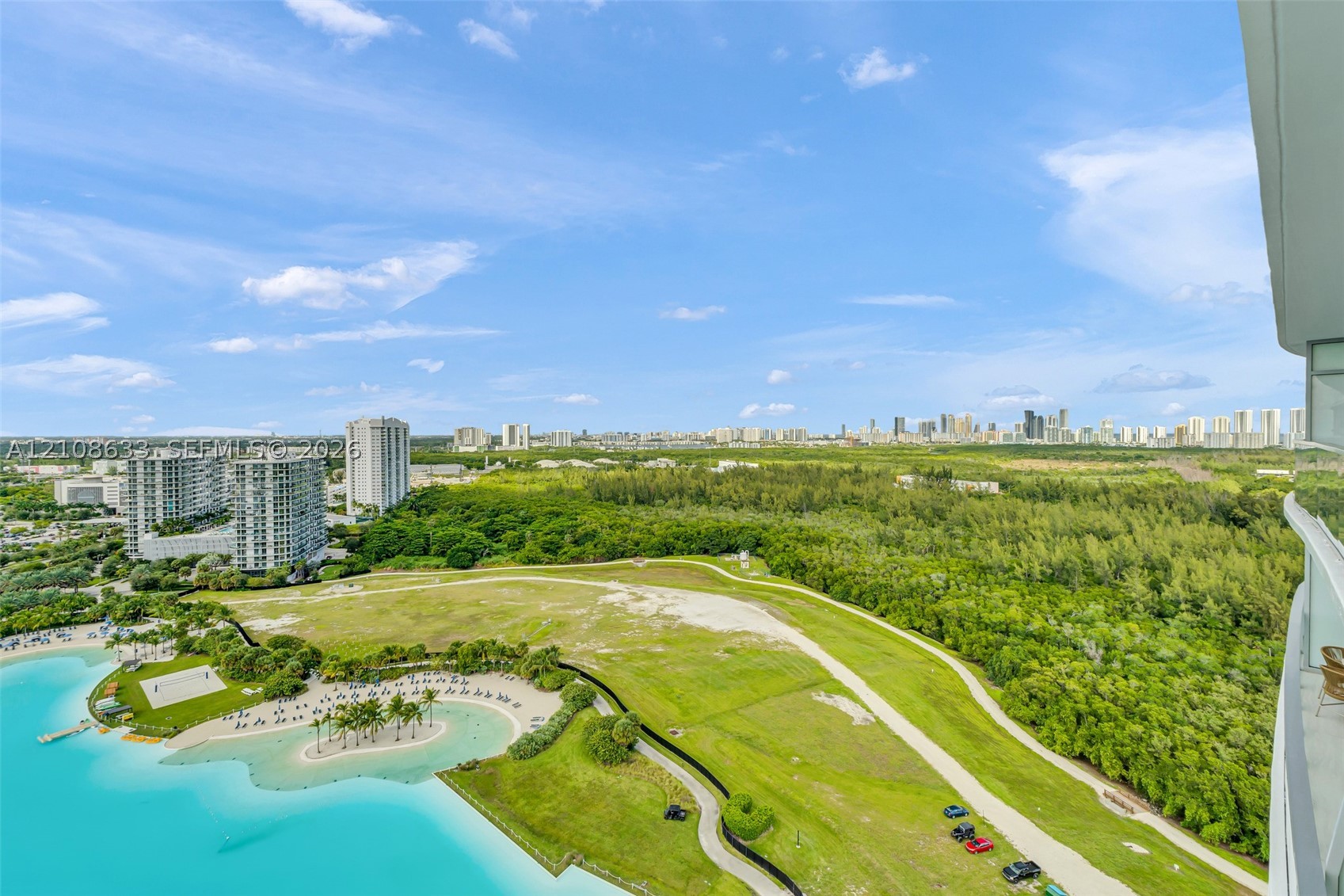 2411 Laguna Circle #2209+DEN, North Miami FL 33181