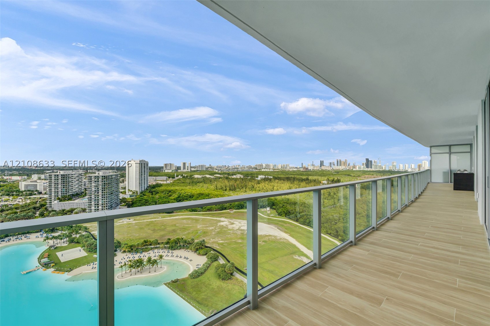 2411 Laguna Circle #2209+DEN, North Miami FL 33181
