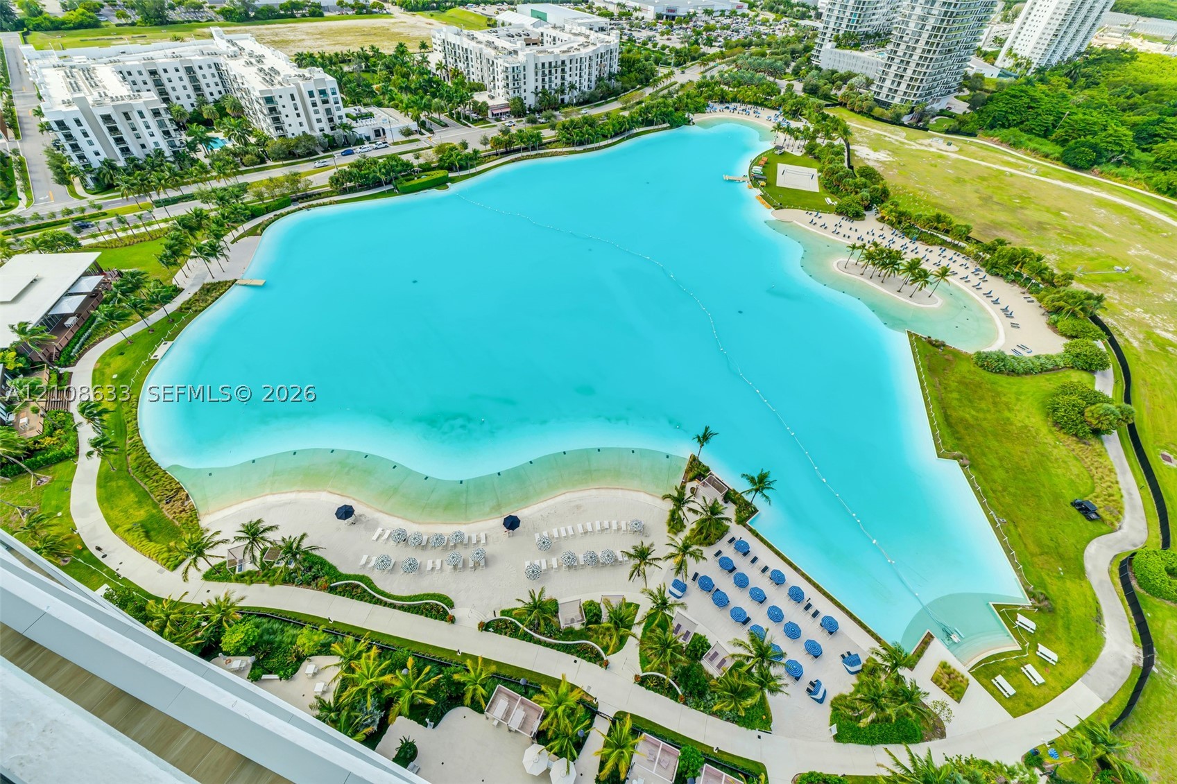 2411 Laguna Circle #2209+DEN, North Miami FL 33181