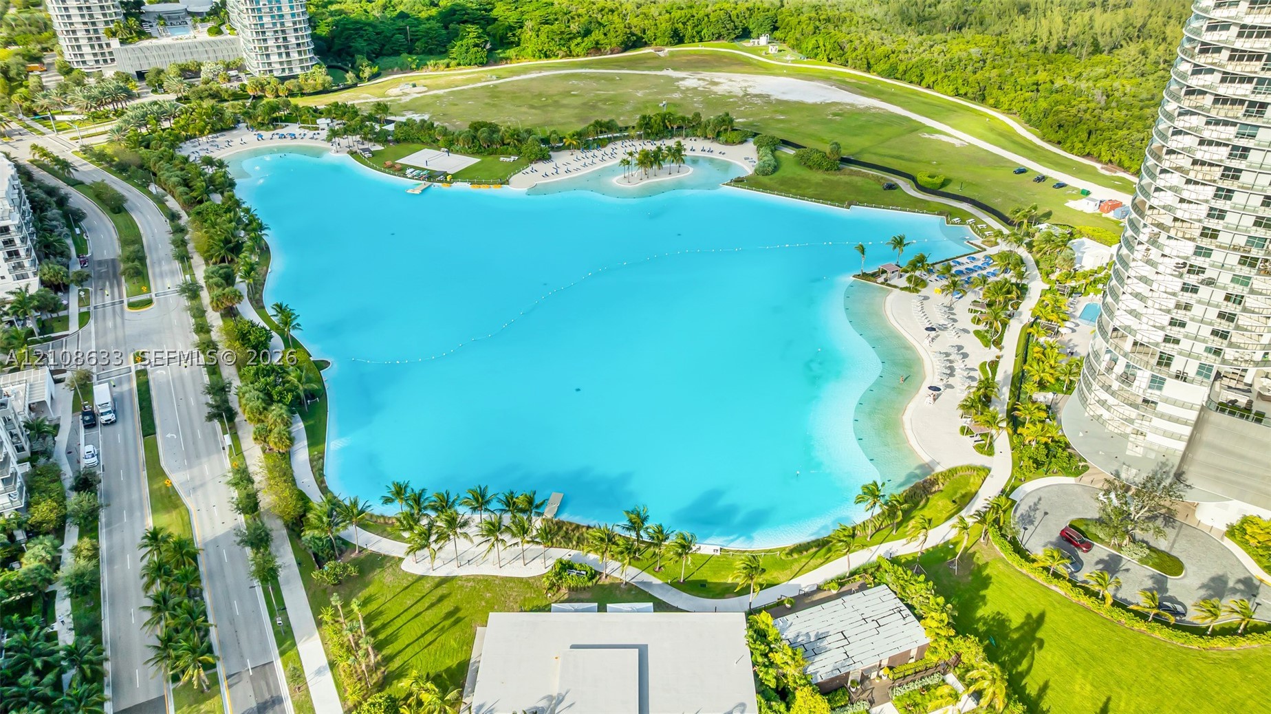 2411 Laguna Circle #2209+DEN, North Miami FL 33181