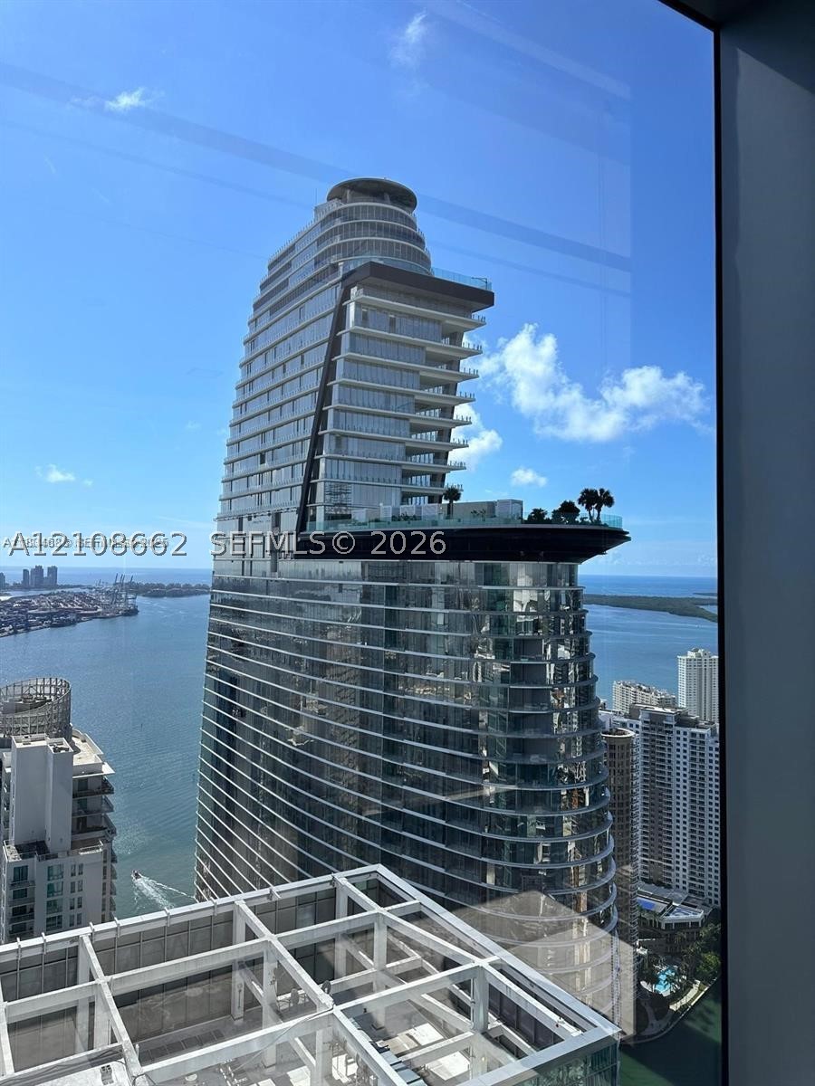 300 Biscayne Boulevard #2709W, Miami FL 33131