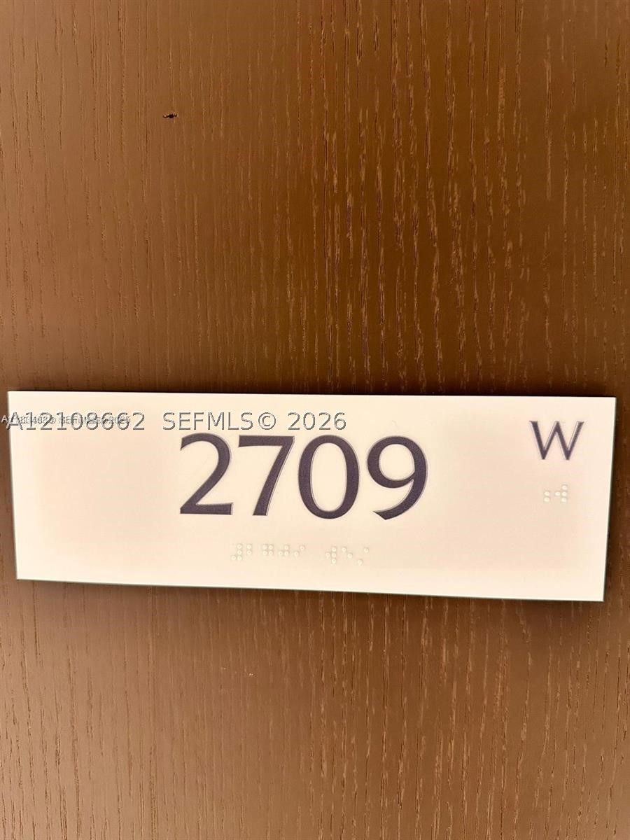 300 Biscayne Boulevard #2709W, Miami FL 33131