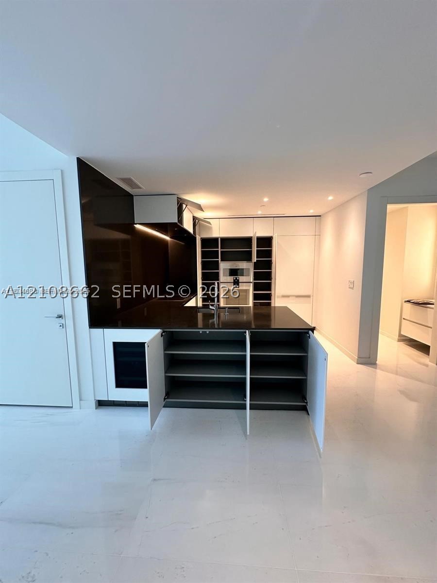 300 Biscayne Boulevard #2709W, Miami FL 33131