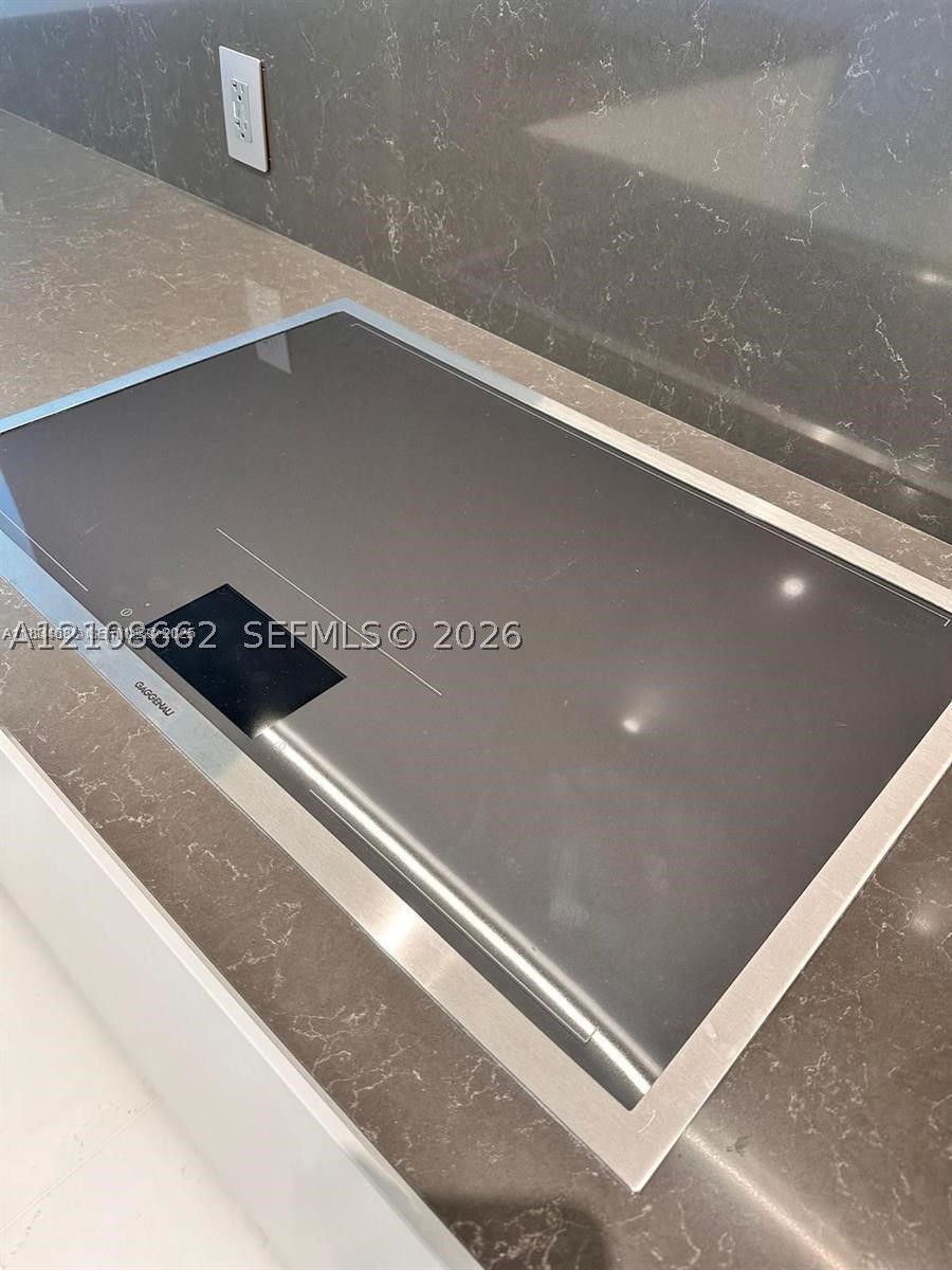 300 Biscayne Boulevard #2709W, Miami FL 33131