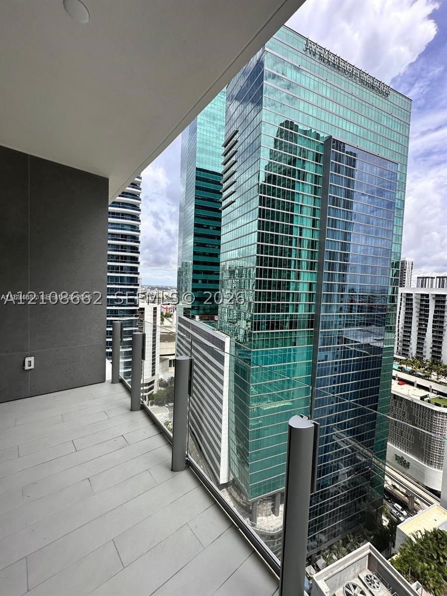 300 Biscayne Boulevard #2709W, Miami FL 33131
