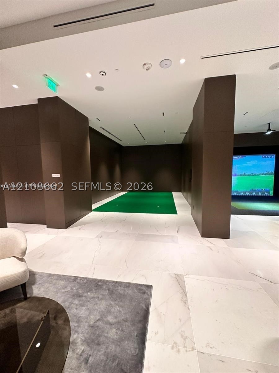 300 Biscayne Boulevard #2709W, Miami FL 33131