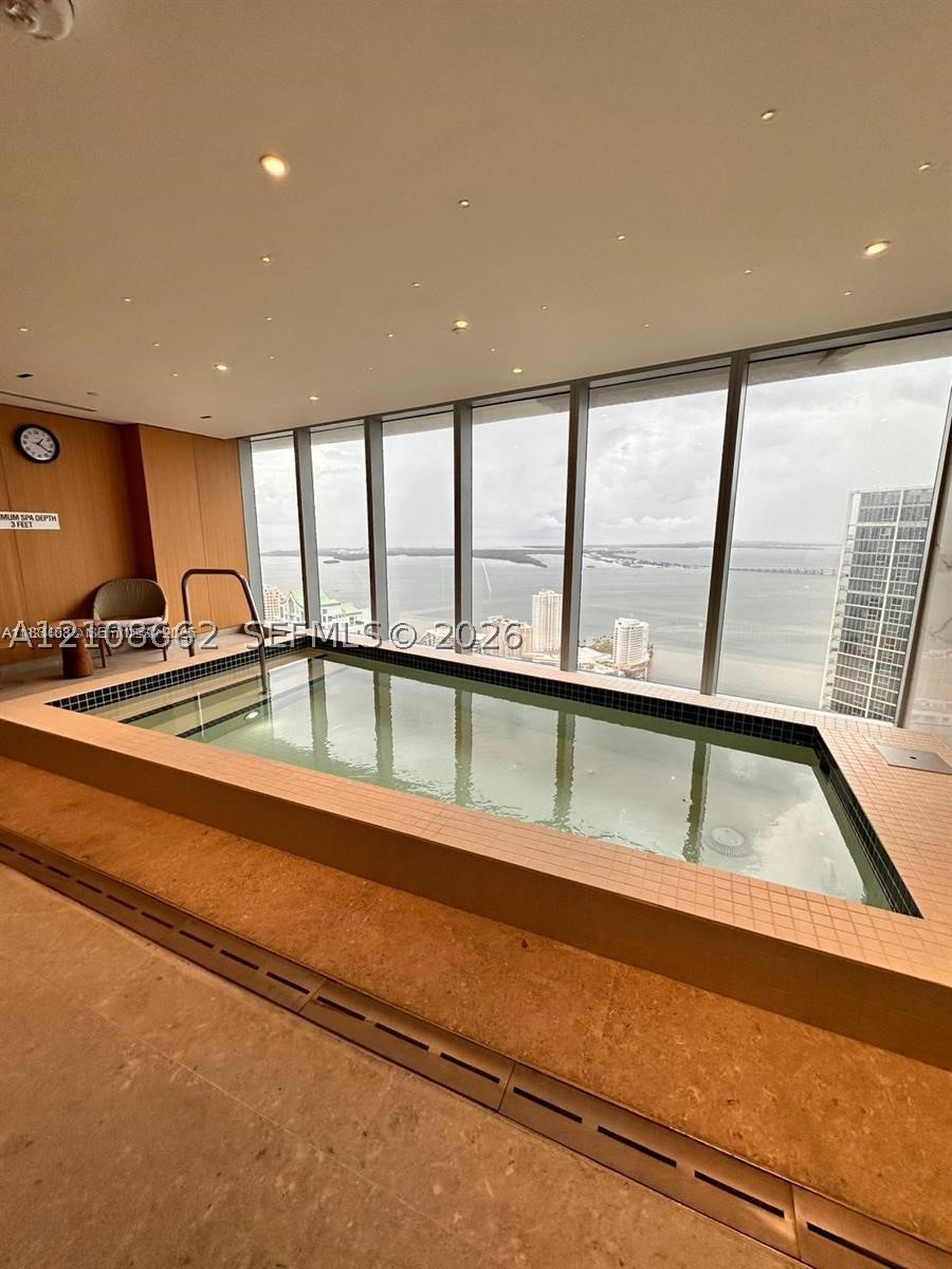 300 Biscayne Boulevard #2709W, Miami FL 33131