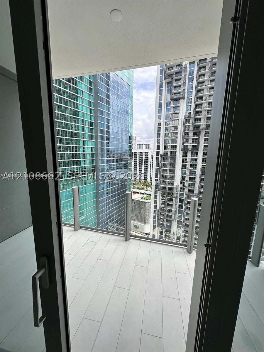 300 Biscayne Boulevard #2709W, Miami FL 33131