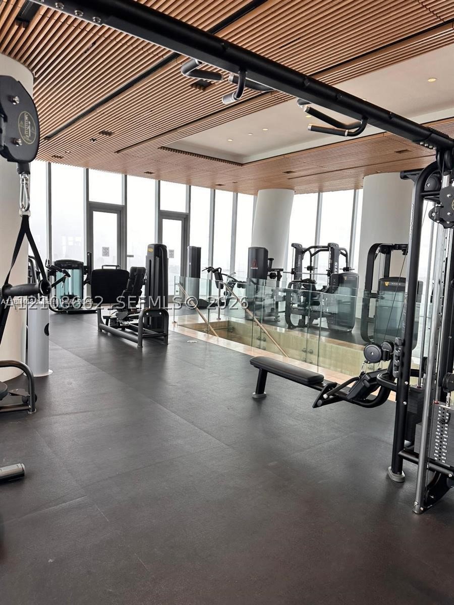 300 Biscayne Boulevard #2709W, Miami FL 33131