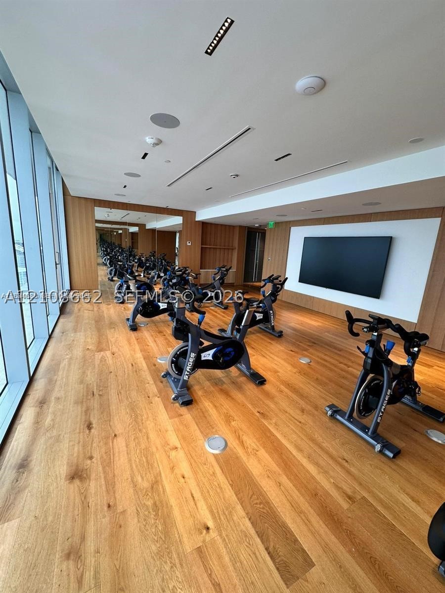 300 Biscayne Boulevard #2709W, Miami FL 33131