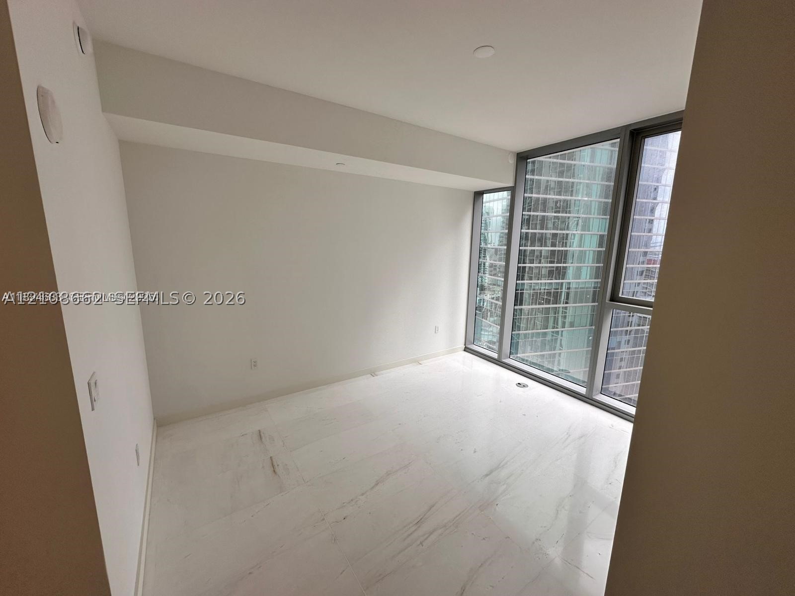 300 Biscayne Boulevard #2709W, Miami FL 33131