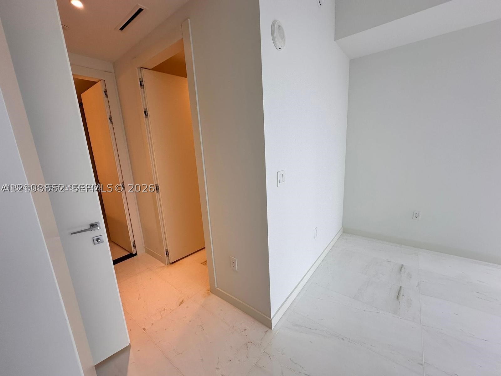 300 Biscayne Boulevard #2709W, Miami FL 33131