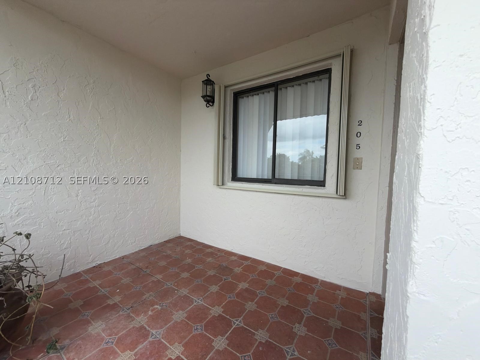 379 Lakeview Dr #205, Weston FL 33326