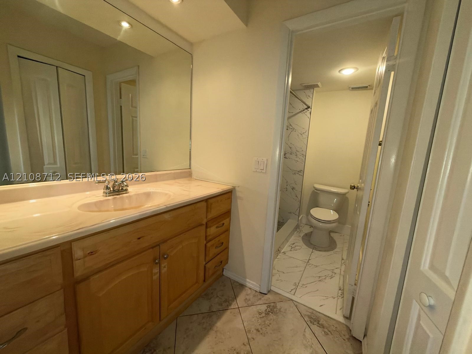 379 Lakeview Dr #205, Weston FL 33326