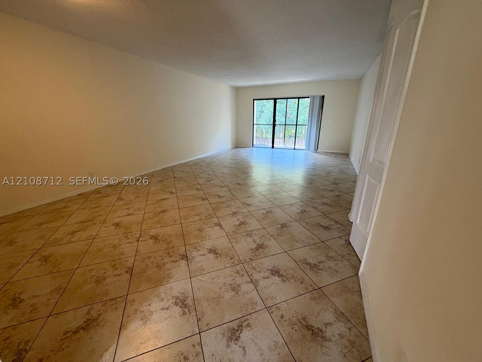 379 Lakeview Dr #205, Weston FL 33326