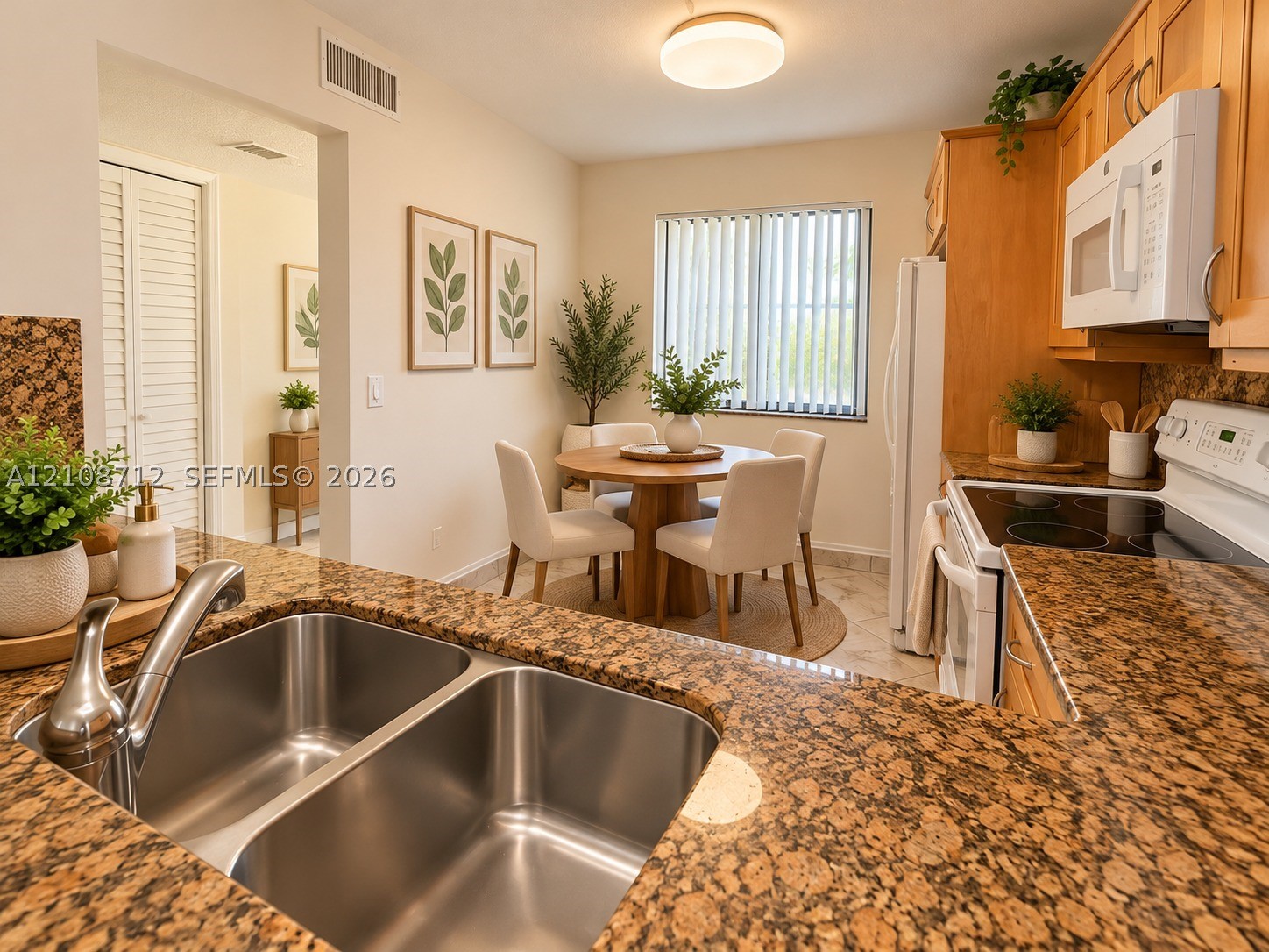 379 Lakeview Dr #205, Weston FL 33326