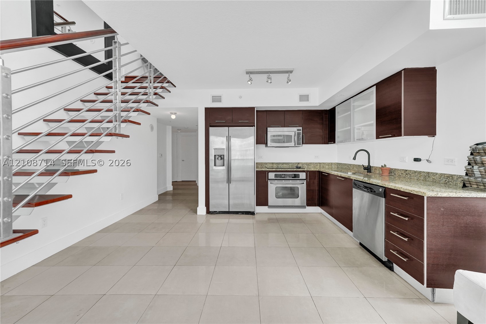 41 SE 5th St #317, Miami FL 33131