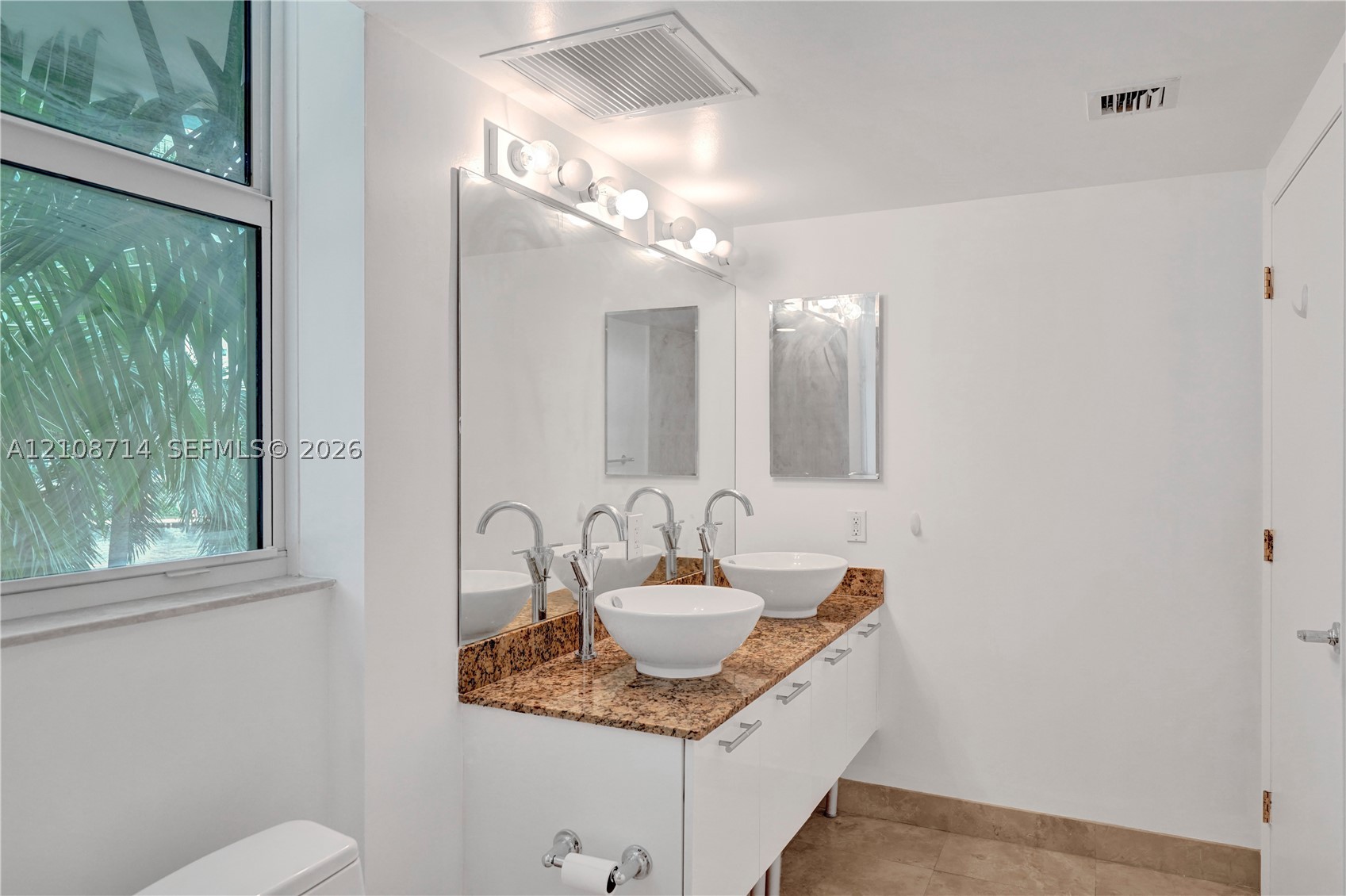 41 SE 5th St #317, Miami FL 33131