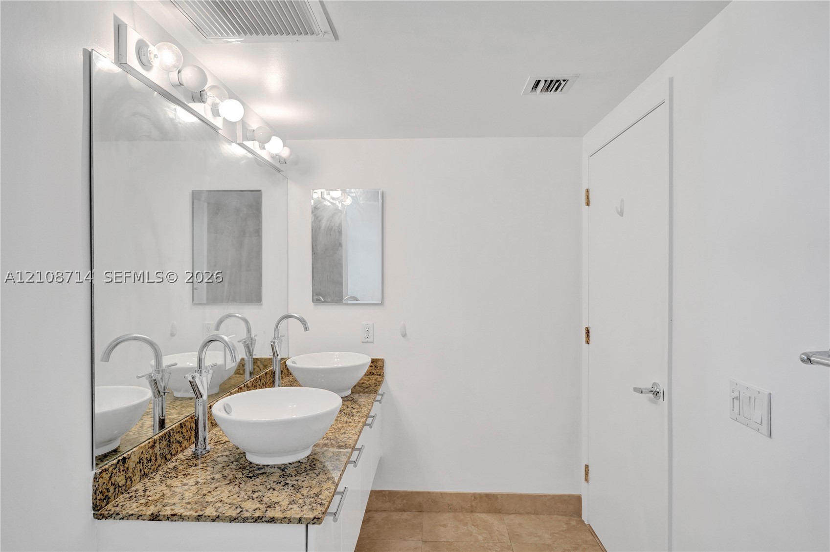 41 SE 5th St #317, Miami FL 33131