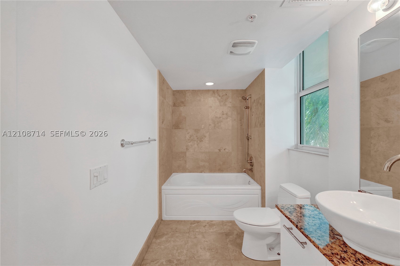 41 SE 5th St #317, Miami FL 33131