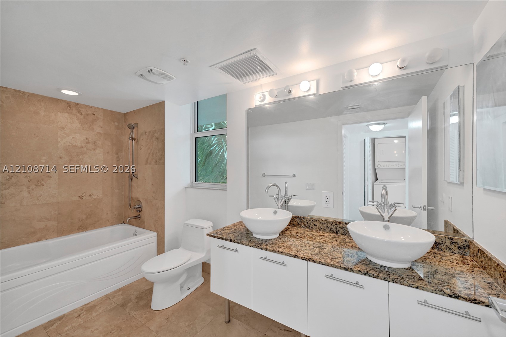 41 SE 5th St #317, Miami FL 33131