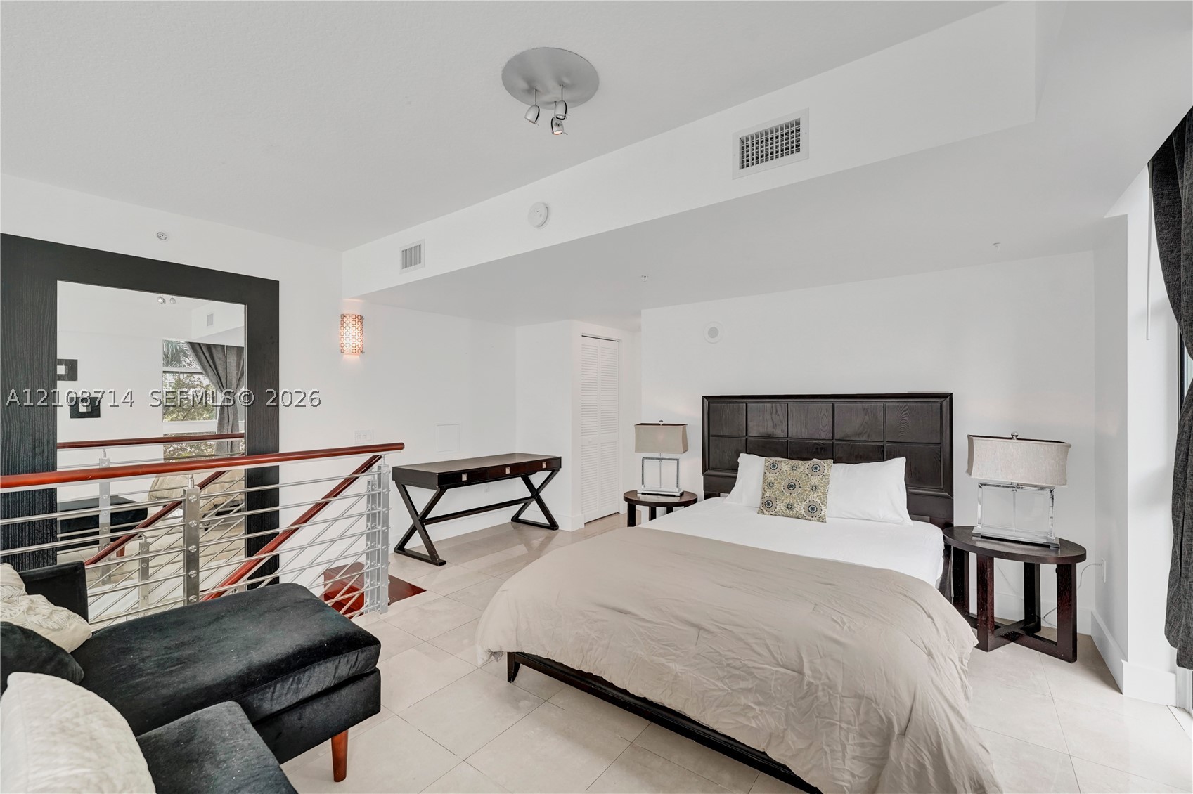 41 SE 5th St #317, Miami FL 33131