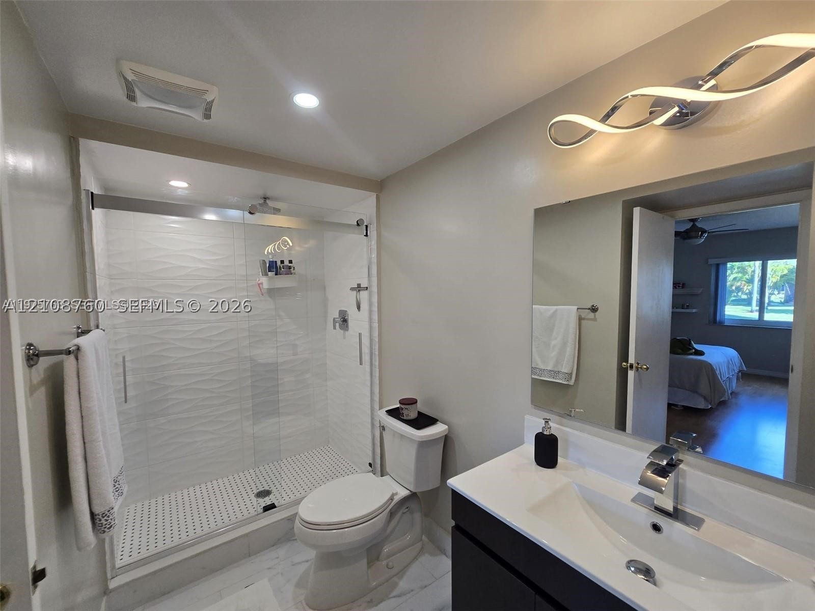 140 Lakeview Dr #111, Weston FL 33326
