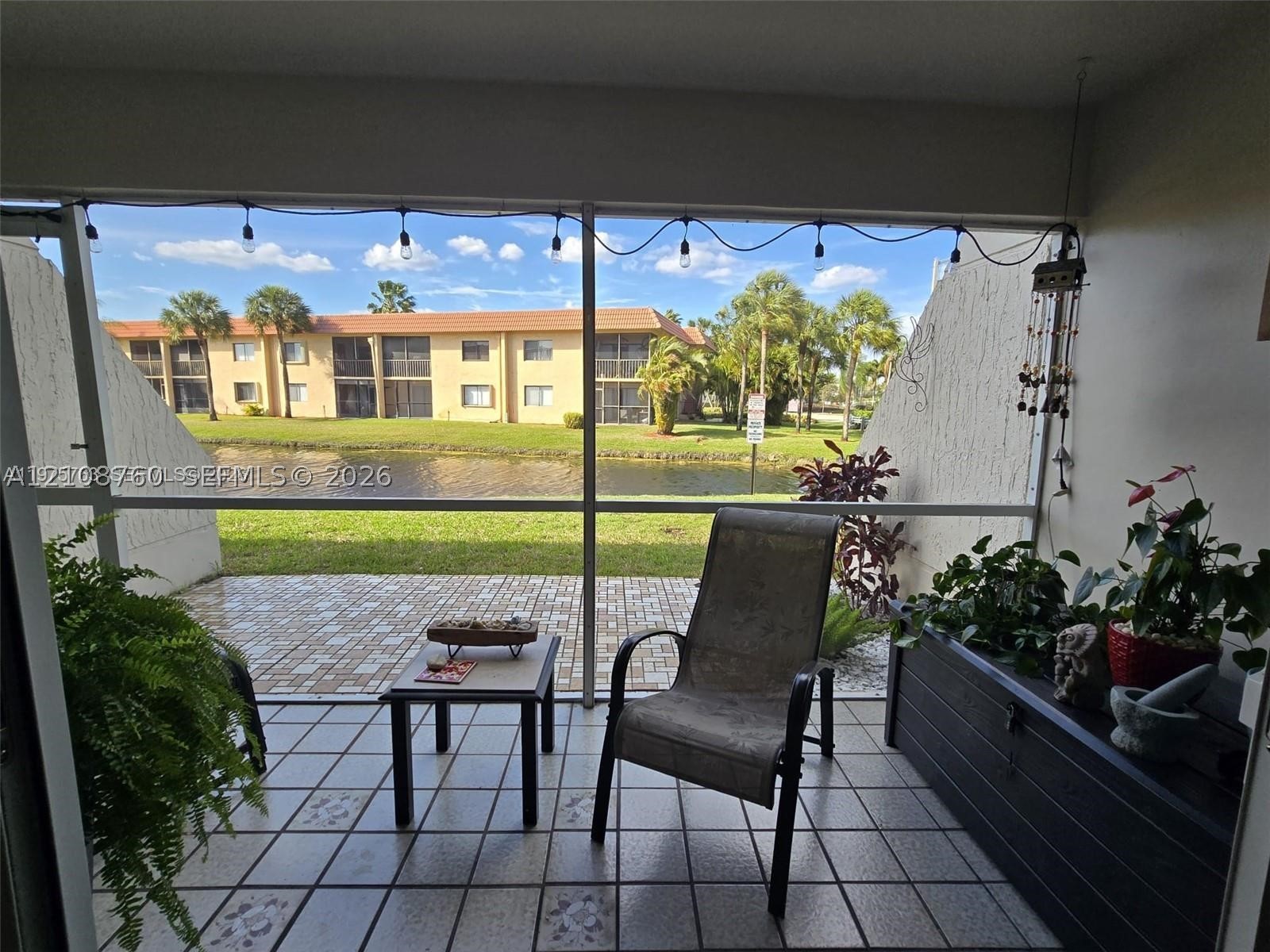 140 Lakeview Dr #111, Weston FL 33326