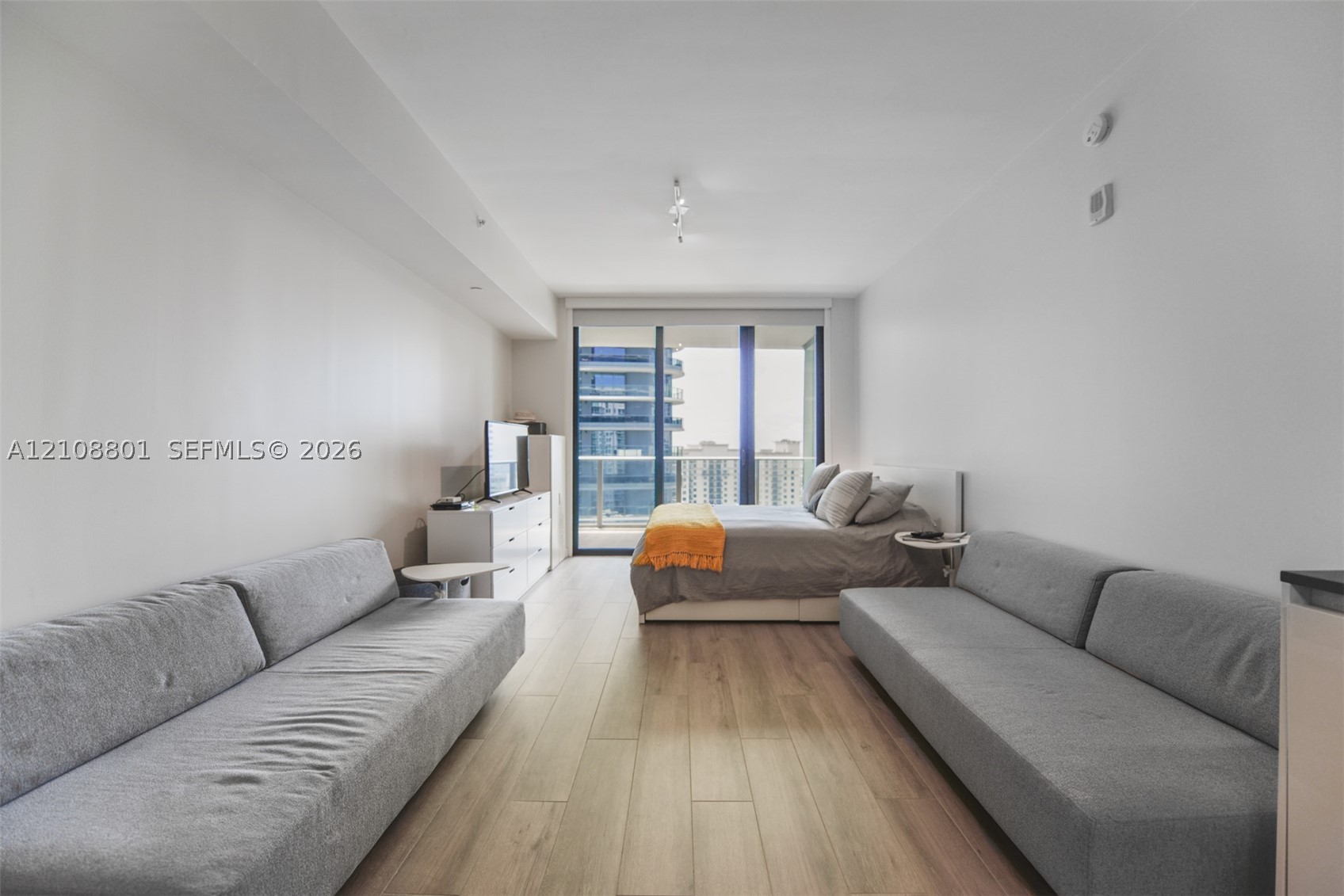 1010 Brickell Ave #3710, Miami FL 33131