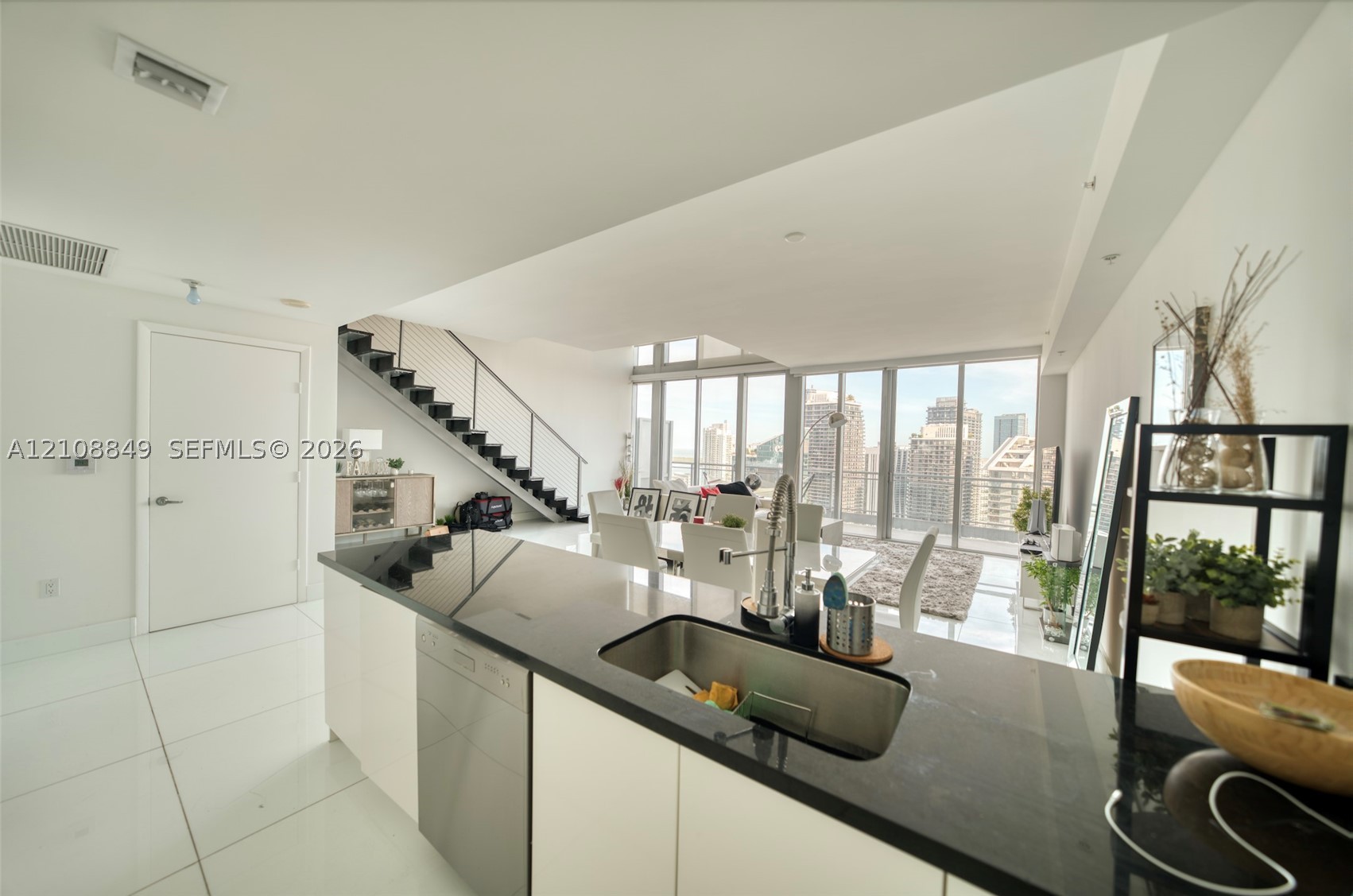 92 SW 3rd St #5203, Miami FL 33130