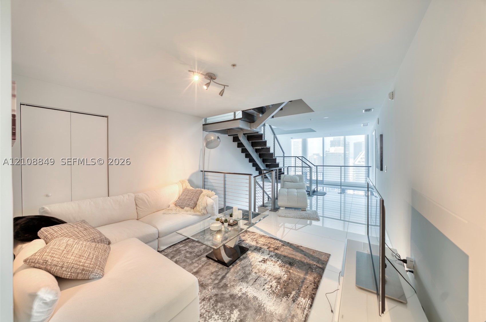 92 SW 3rd St #5203, Miami FL 33130