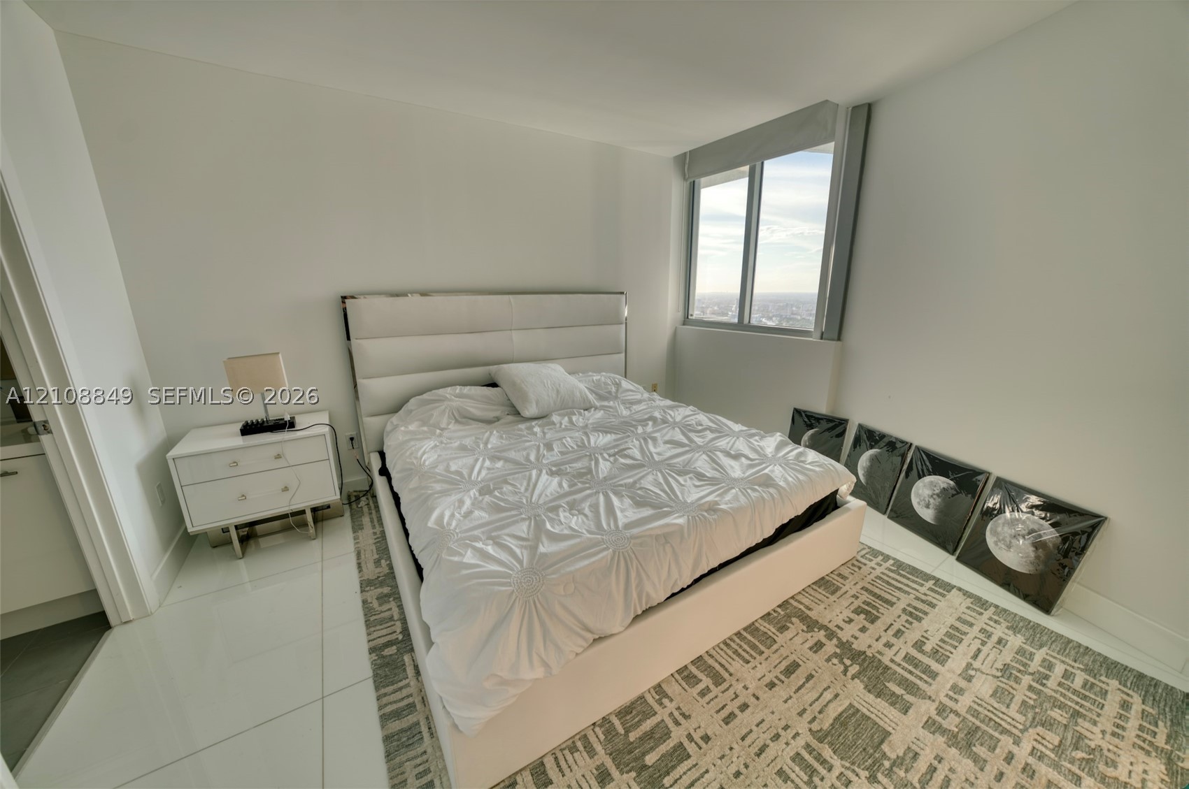 92 SW 3rd St #5203, Miami FL 33130
