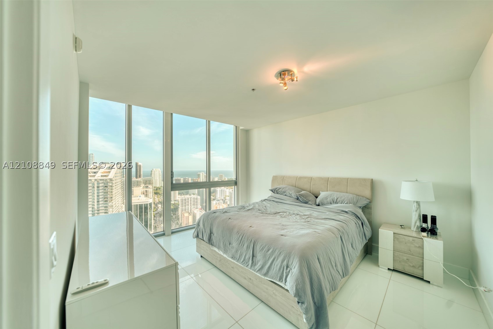 92 SW 3rd St #5203, Miami FL 33130