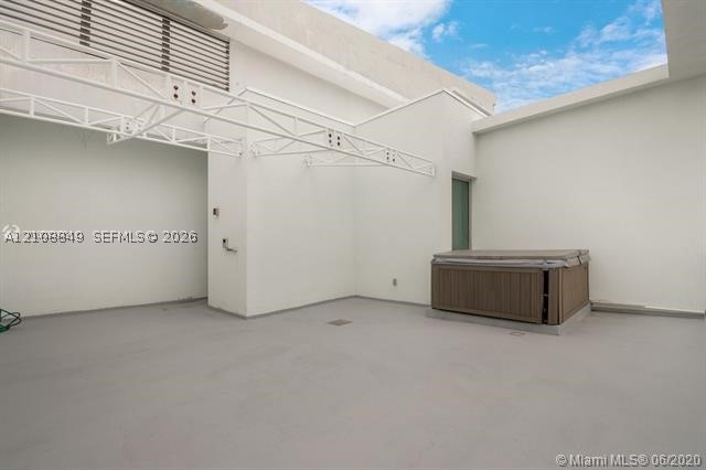92 SW 3rd St #5203, Miami FL 33130
