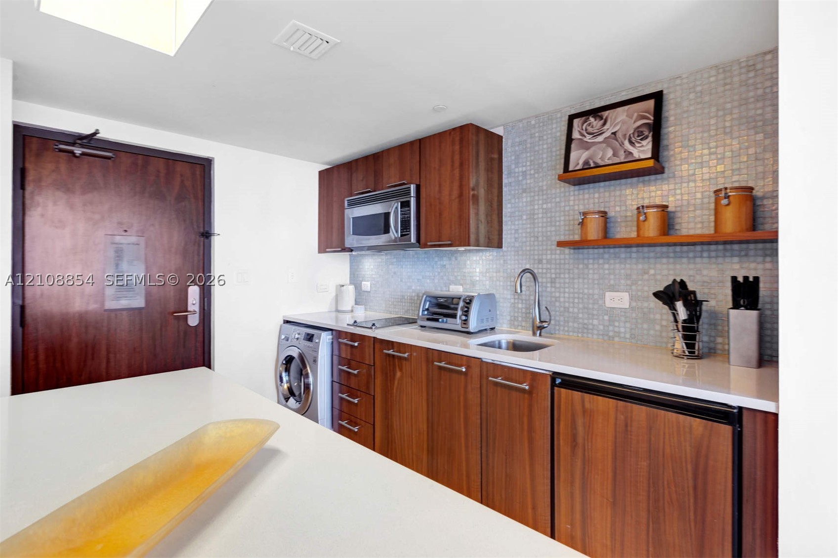 6801 Collins Ave #909, Miami Beach FL 33141