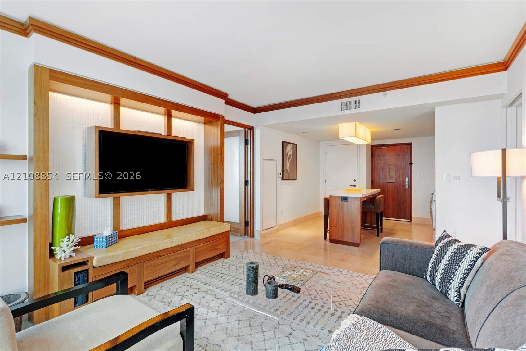 6801 Collins Ave #909, Miami Beach FL 33141