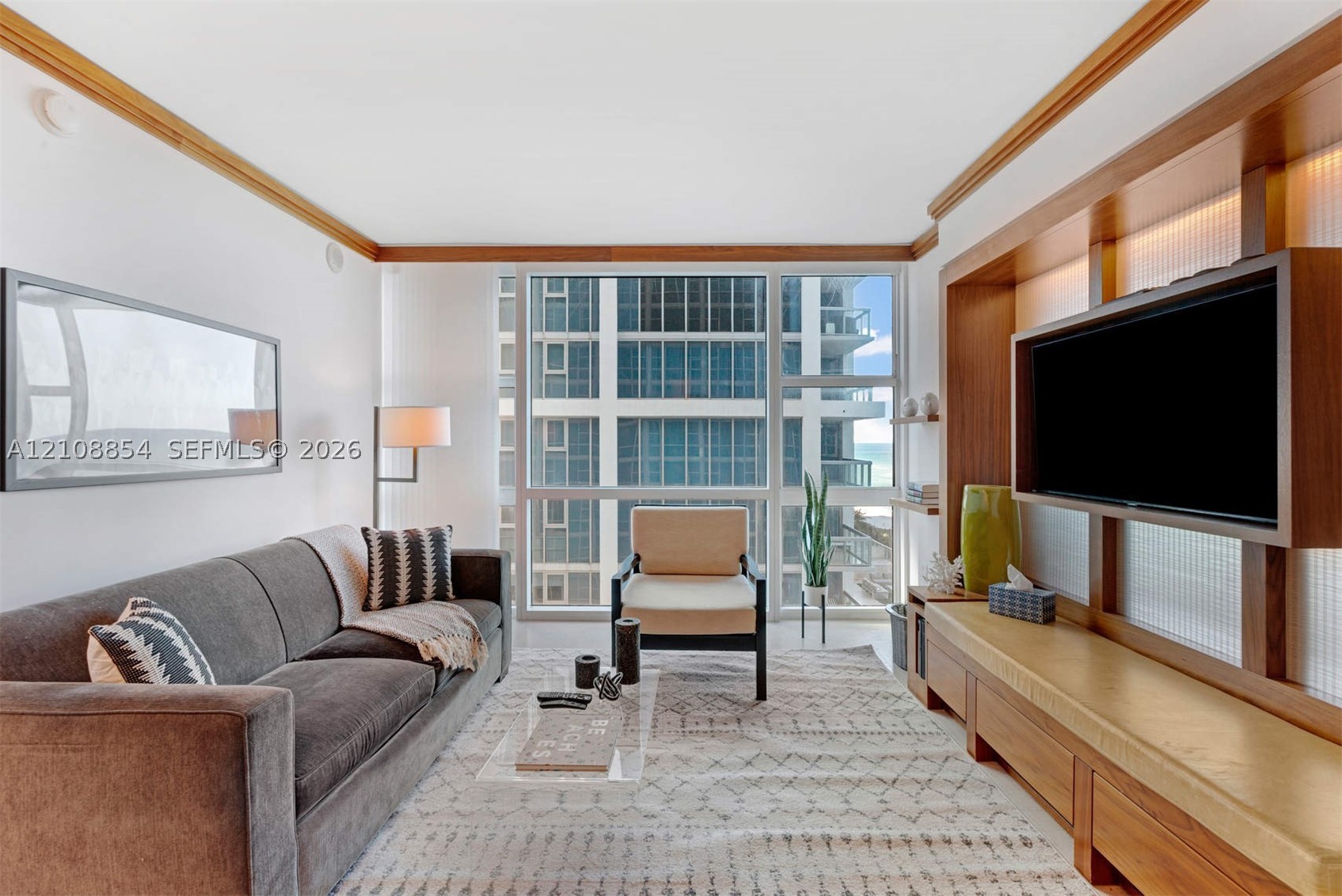 6801 Collins Ave #909, Miami Beach FL 33141