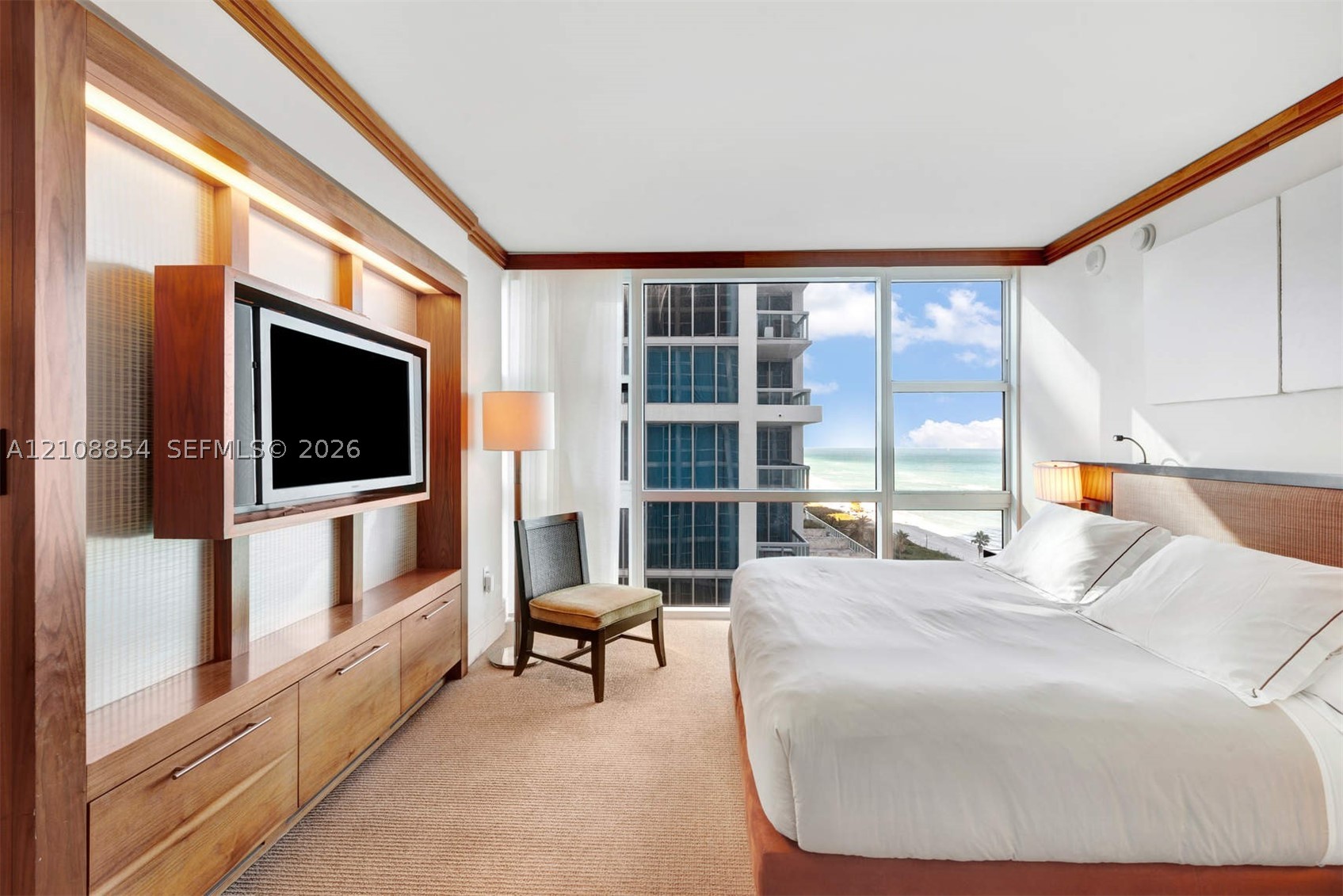 6801 Collins Ave #909, Miami Beach FL 33141