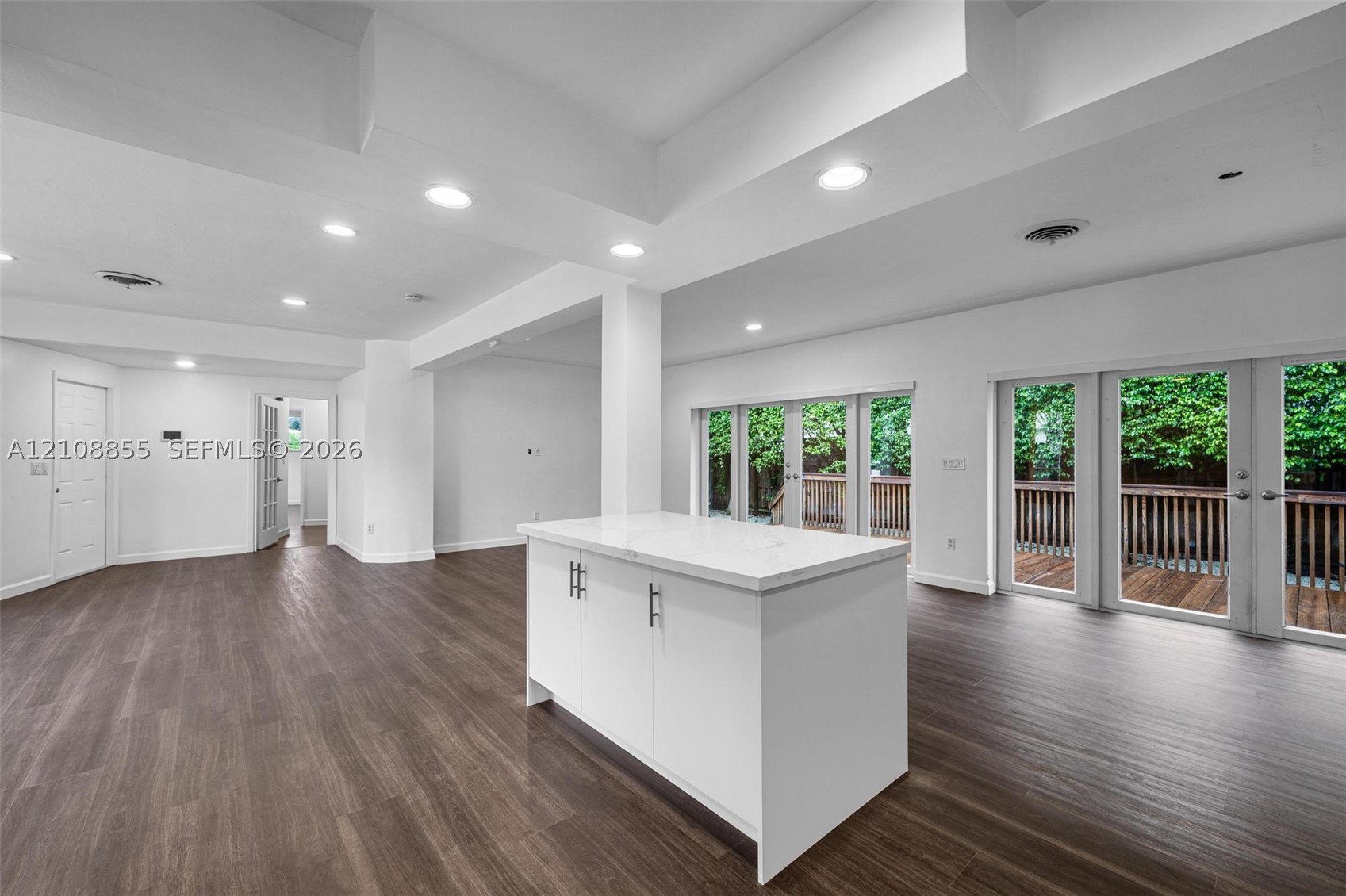 9520 E Broadview Dr, Bay Harbor Islands FL 33154